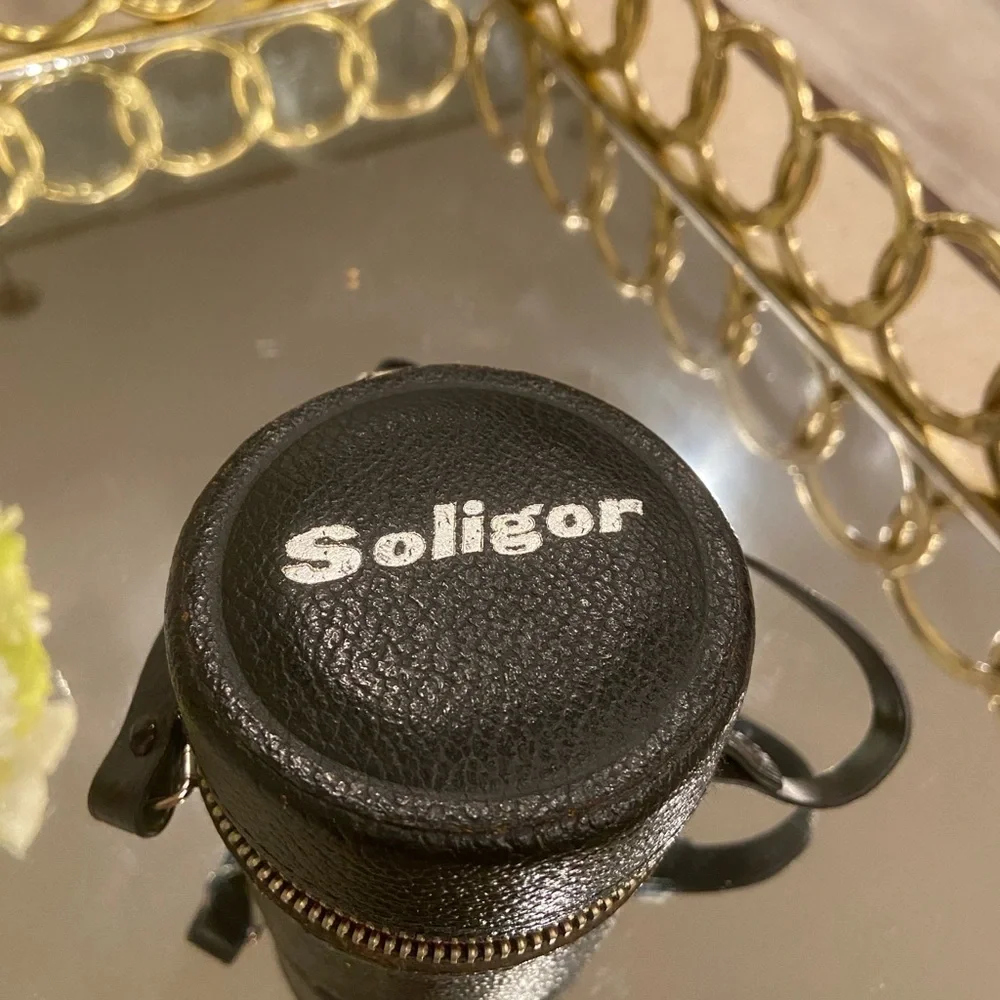 Soligor lens with black leather case included - Picture 4 of 11
